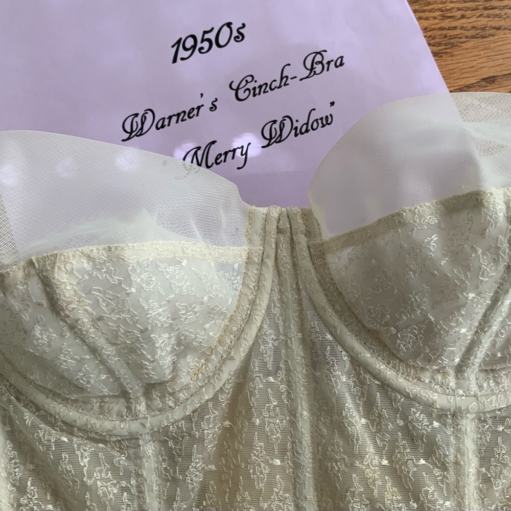 Warner 1950s Cinch Bra Bustier with removable garters